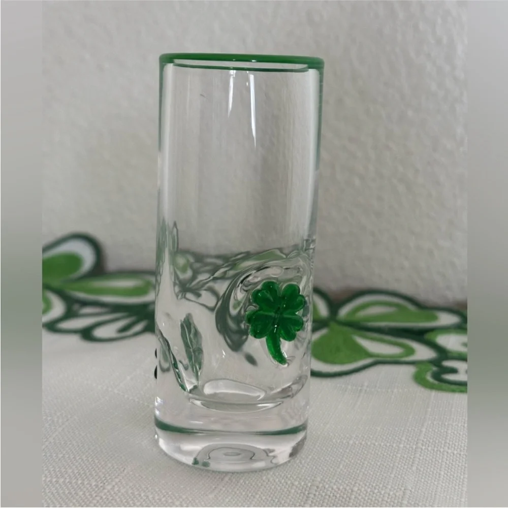 St. Patrick's day four leaf clover icon shot glass - Picture 1 of 3